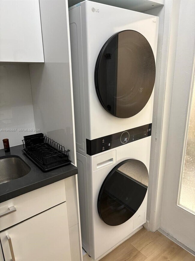 Photo - 1325 Meridian Ave Unit 4