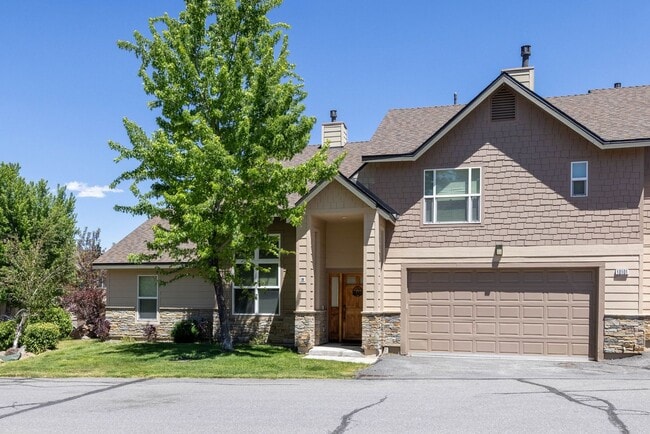 Building Photo - Riverview Long-Term Townhouse