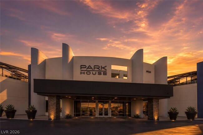 Building Photo - 8925 W Flamingo Rd Unit 312