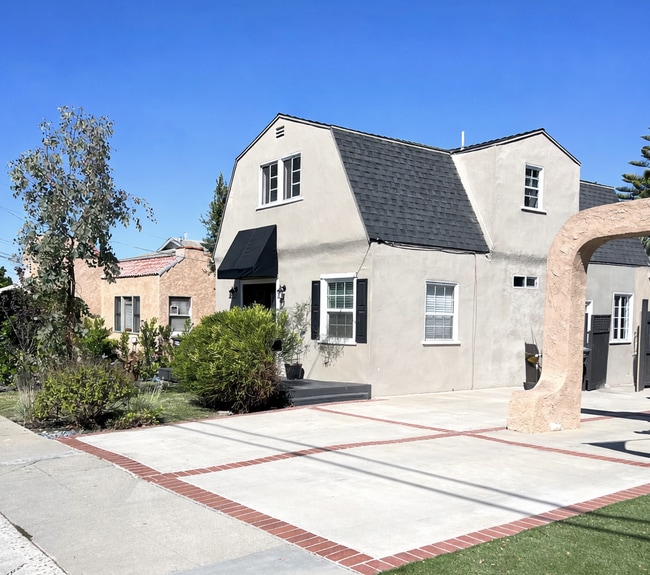 Building Photo - 25612 Lucille Ave Unit A