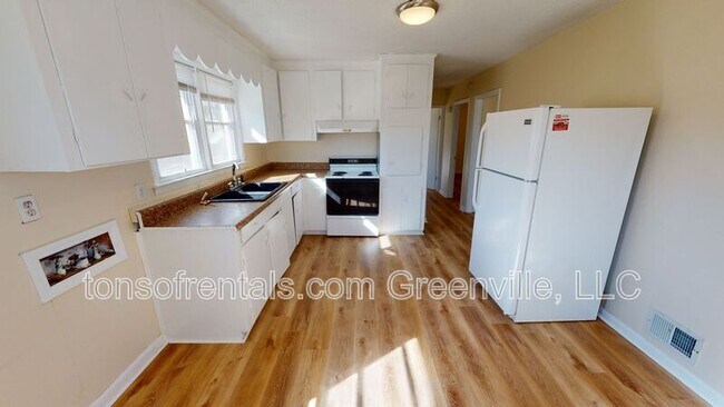 1427 Grant Cir