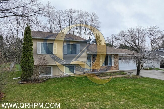 Photo - COMING SOON in Linden with Lake Access!!!