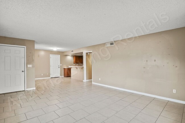 703 Desert Glen Dr