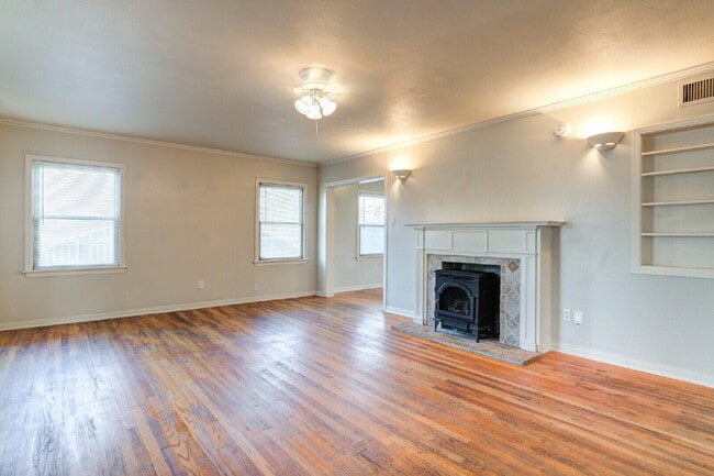 Photo - 2430 30th St