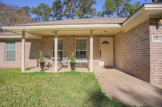 Building Photo - 824 Cherry Hills Dr