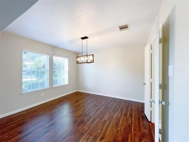 Photo - 18102 Red Oak Manor Ln
