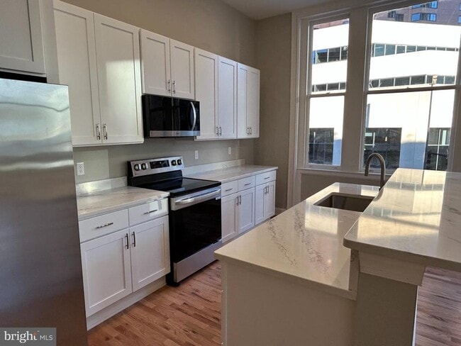Photo - 100 W Lexington St Unit 301