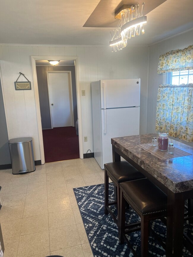 Photo - 109 Oxford St Unit Fully furnished apartment
