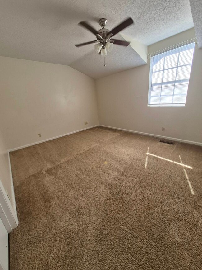 Photo - 108 Country Club Dr