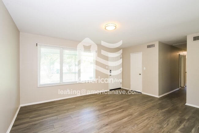 Photo - 1126 Alfred St NE