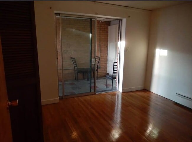 Building Photo - 12 Commonwealth Ct Unit 9