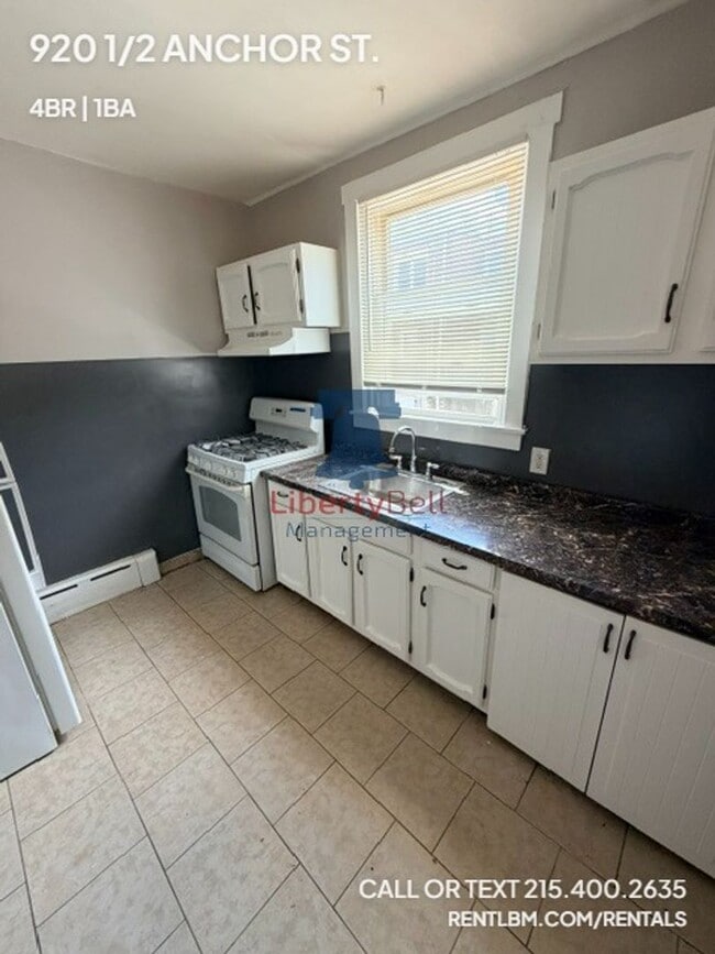 Photo - 920 1/2 Anchor St