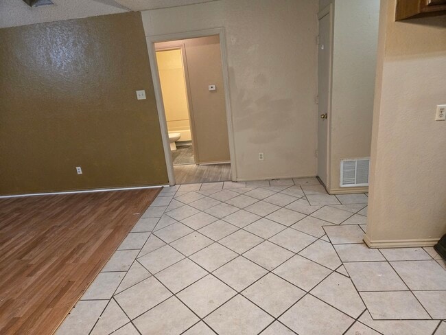 Photo - 313 Bryant Ln