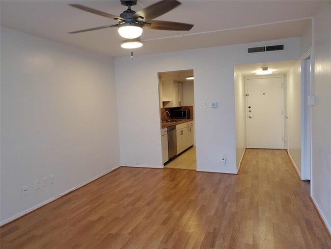 Building Photo - 1800 Lavaca St Unit 415
