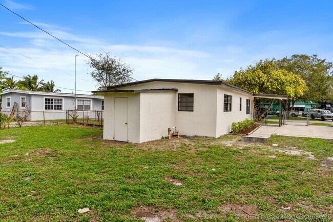 Photo - 2415 Lewis Rd