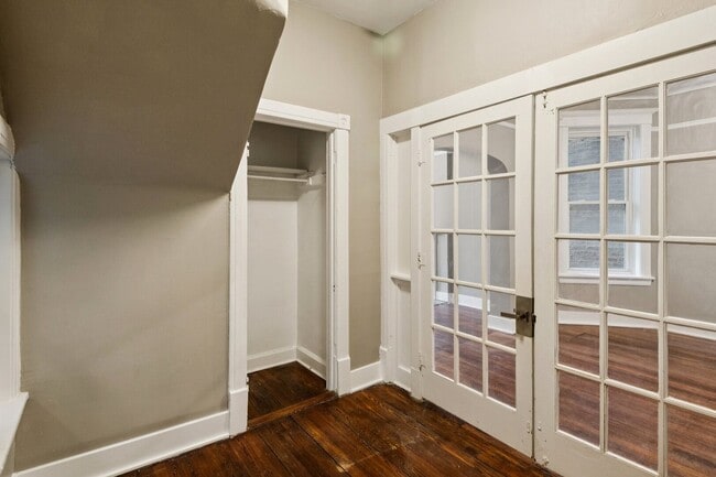 Photo - 903 W Addison St Unit 1