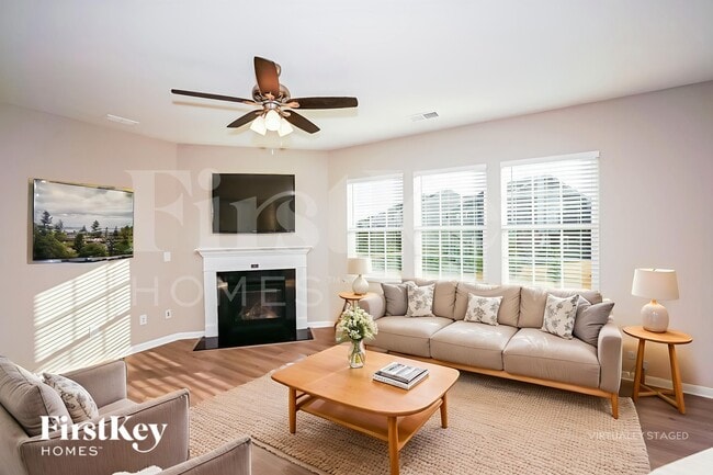 Photo - 205 Falls Cove Dr