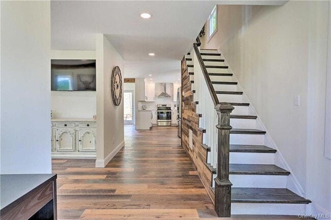 Photo - 207 S Plank Rd