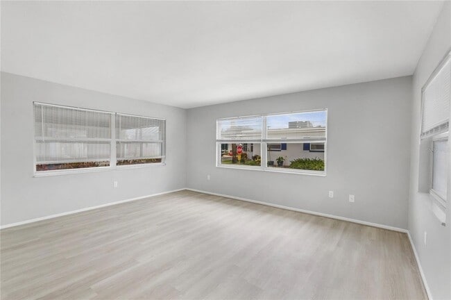 Photo - 250 Rosery Rd NW House