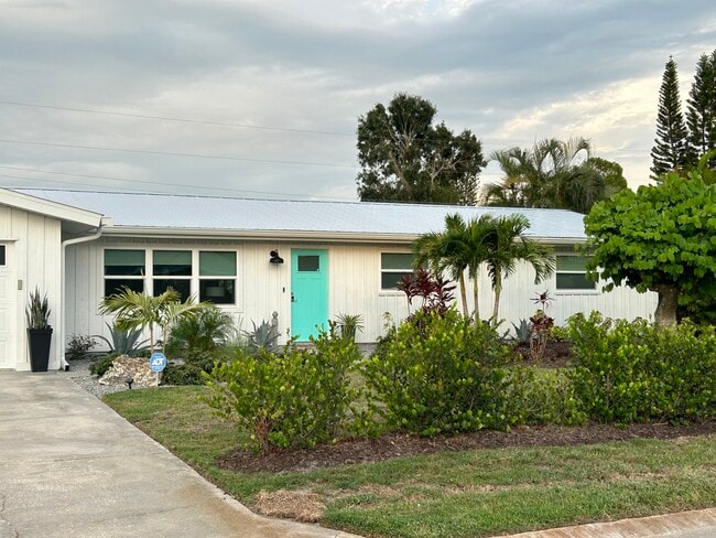 Photo - 3237 Key Ave