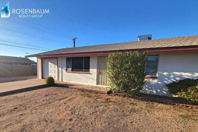 Building Photo - Charming 3-Beds, 1.25-Bath Single-Level Home in Apache Junction!