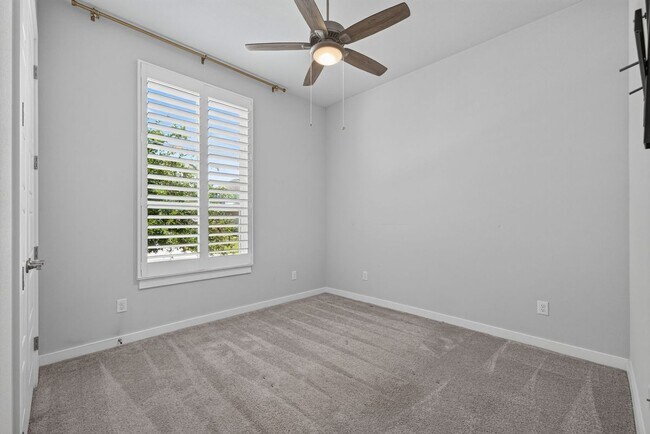 Photo - 1525 Escarpment Rd