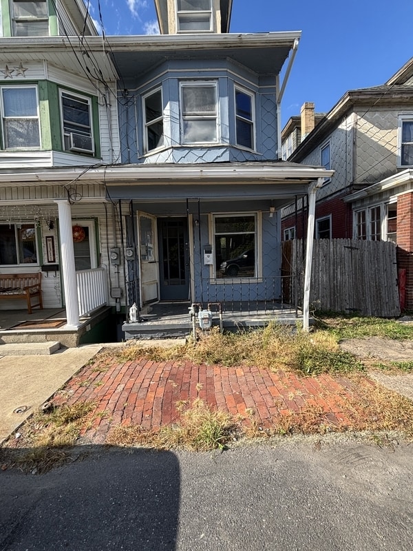 Building Photo - 1309 W Spruce St Rental