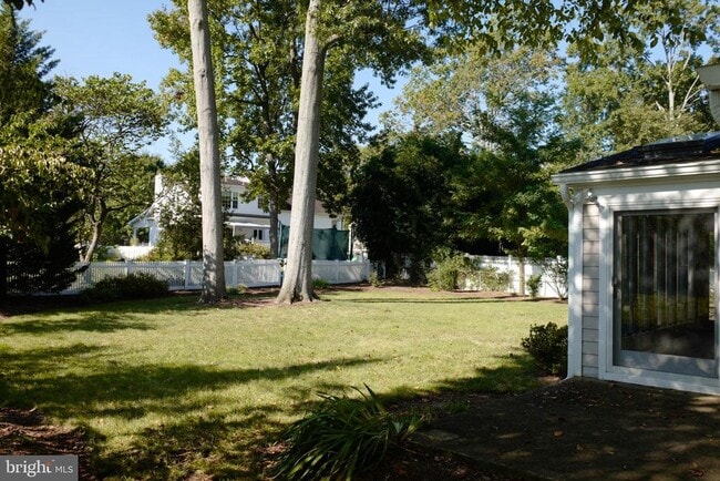 Photo - 1103 Neal Dr