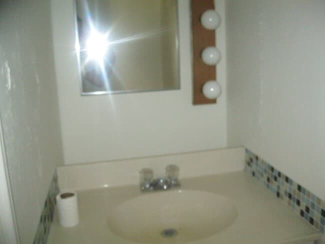 Photo - 817 7th St S