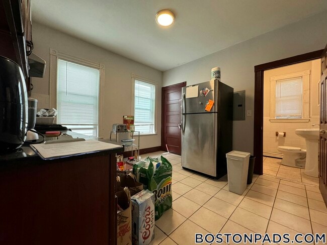 Building Photo - 24 Maryland St Rental