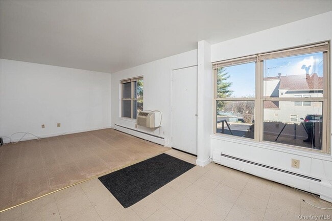 Photo - 501 Maplewood Gardens