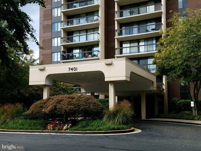Building Photo - 7401 Westlake Ter Unit Chelsea Tower #1008