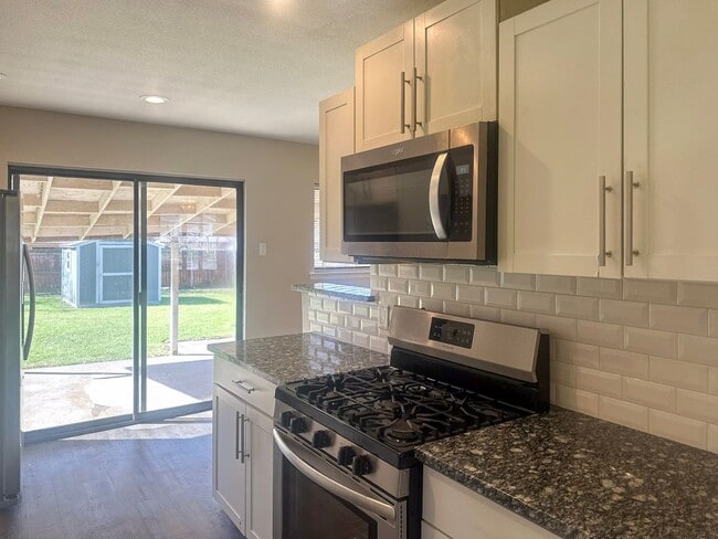 Photo - 4 Bedroom / 2.5 Bath Home