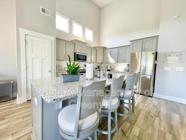 Photo - 501 Robinwood Pl