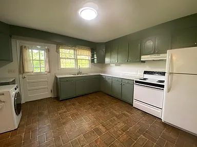 Photo - Close to town of Clarksville.   Partially furnished.  Grass cutting included.