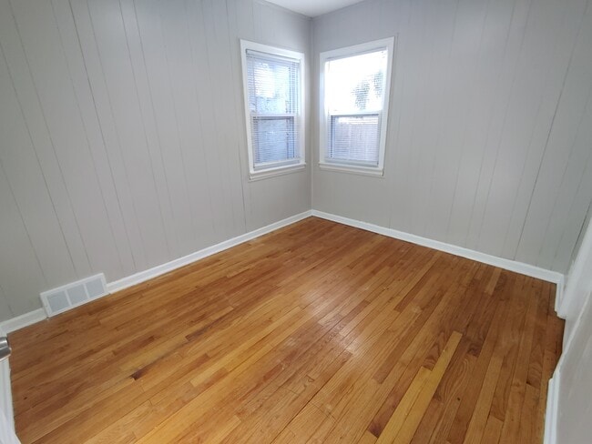 Photo - 2319 Huffman Blvd