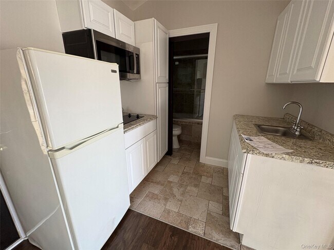 Photo - 193 Woodbine Ave Unit D
