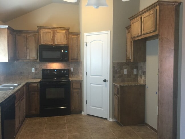 Photo - 3 bedroom 2 bath home Mustang Schools