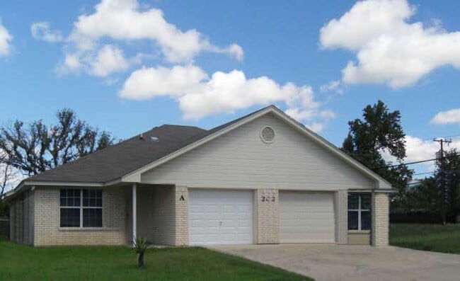 Building Photo - 202 24th St Unit # A