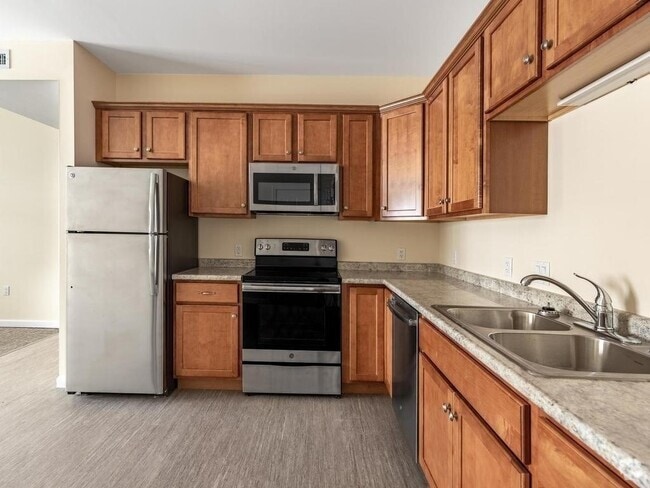 Building Photo - 73 N Common St Unit 10 Rental