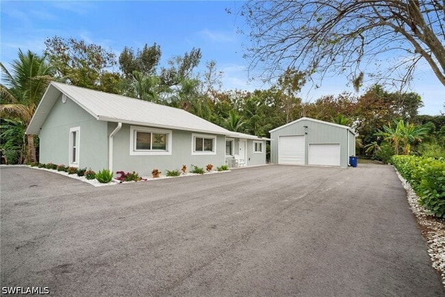 Building Photo - 191 Abbey Ln