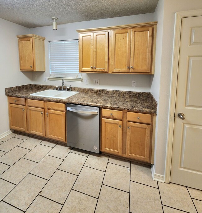 Photo - 3/2 with garage in Hampton Park of Foley