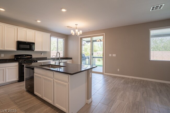 Photo - 896 Bluebell Brook St