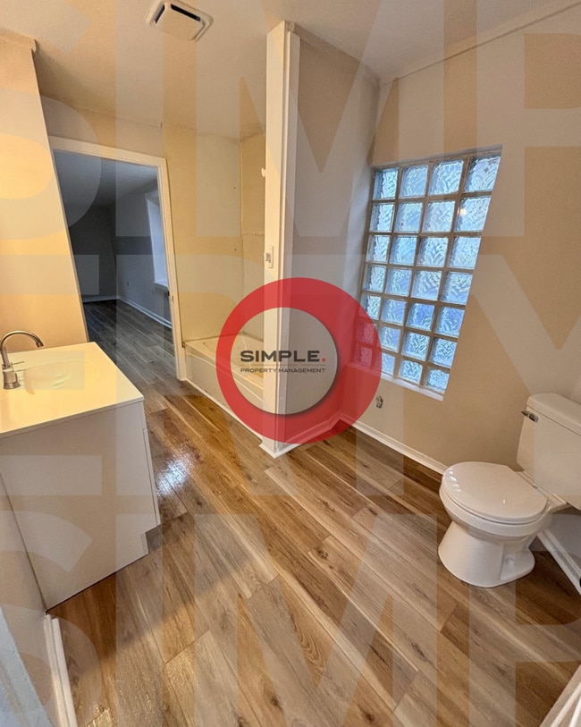 Building Photo - Cozy 2 bedroom house fully renovated