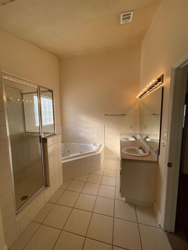 Photo - 3106 Layla St