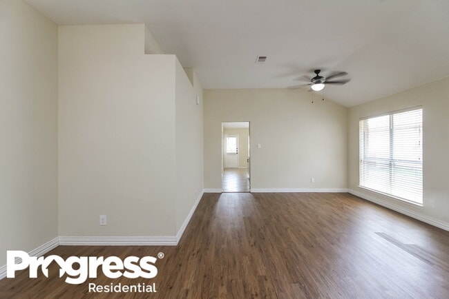 412 Round Rock Dr
