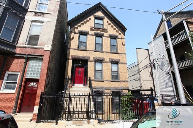 Building Photo - 1348 N Cleaver St Unit 2F