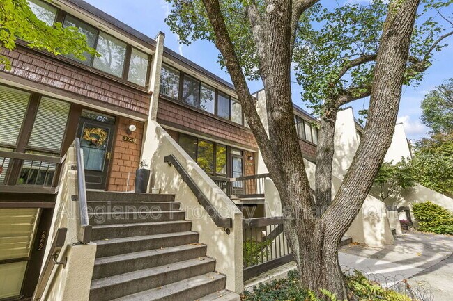 Photo - 2216 S Quincy St