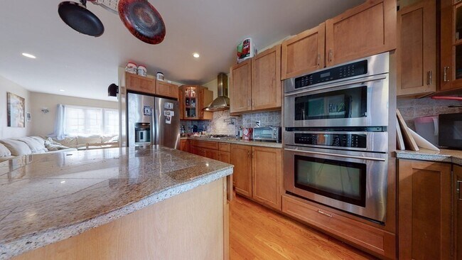 Photo - 2 Ward Ct Unit 1