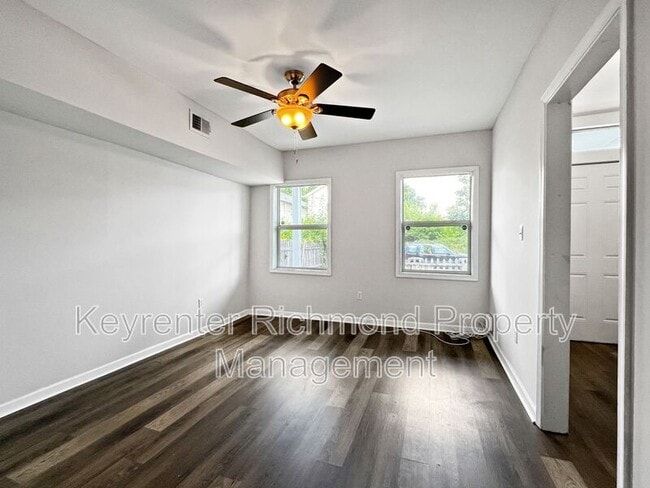 Photo - 9 E 19th St
